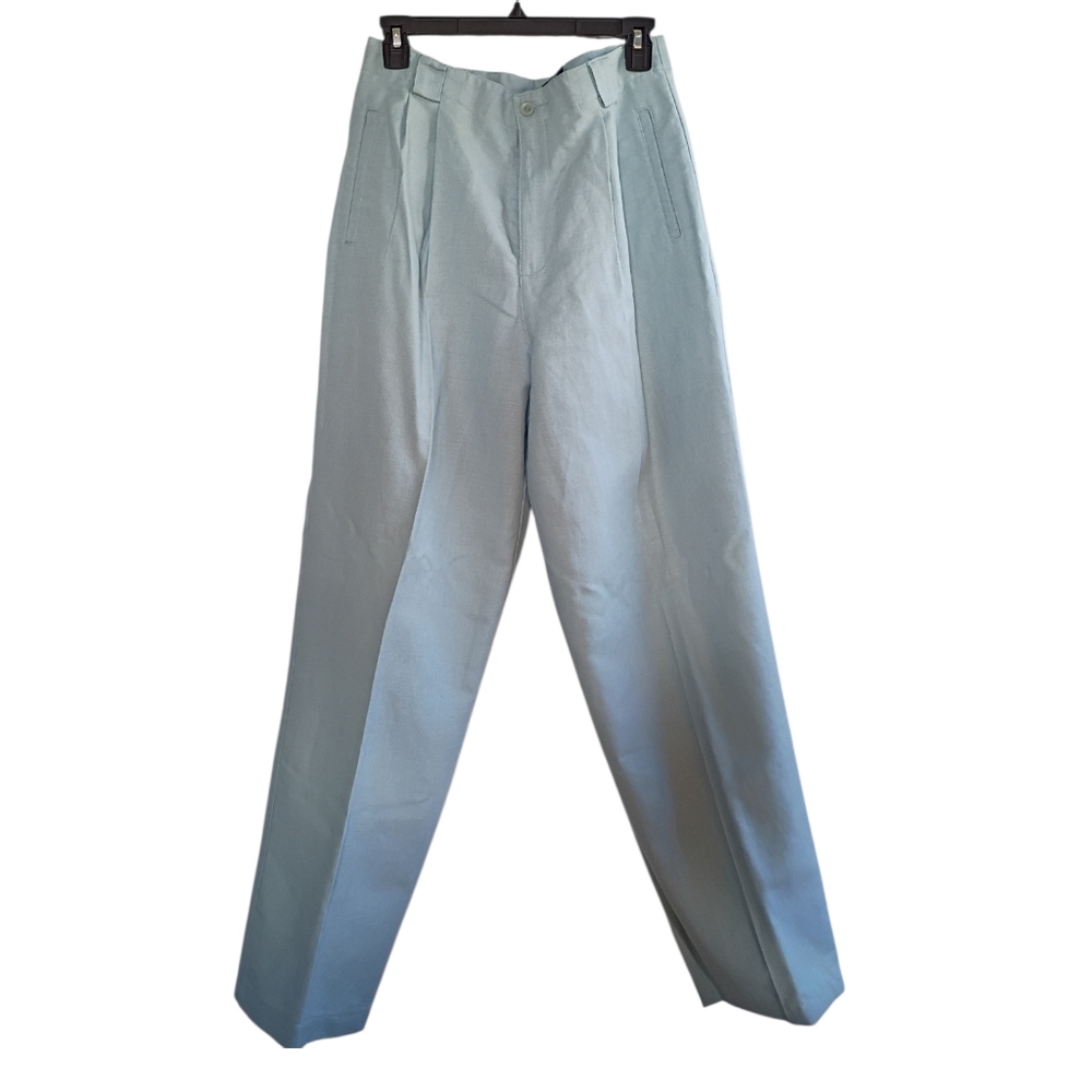 Liz Claiborne Women's Vintage Pleated Trousers With A Relaxed Fit